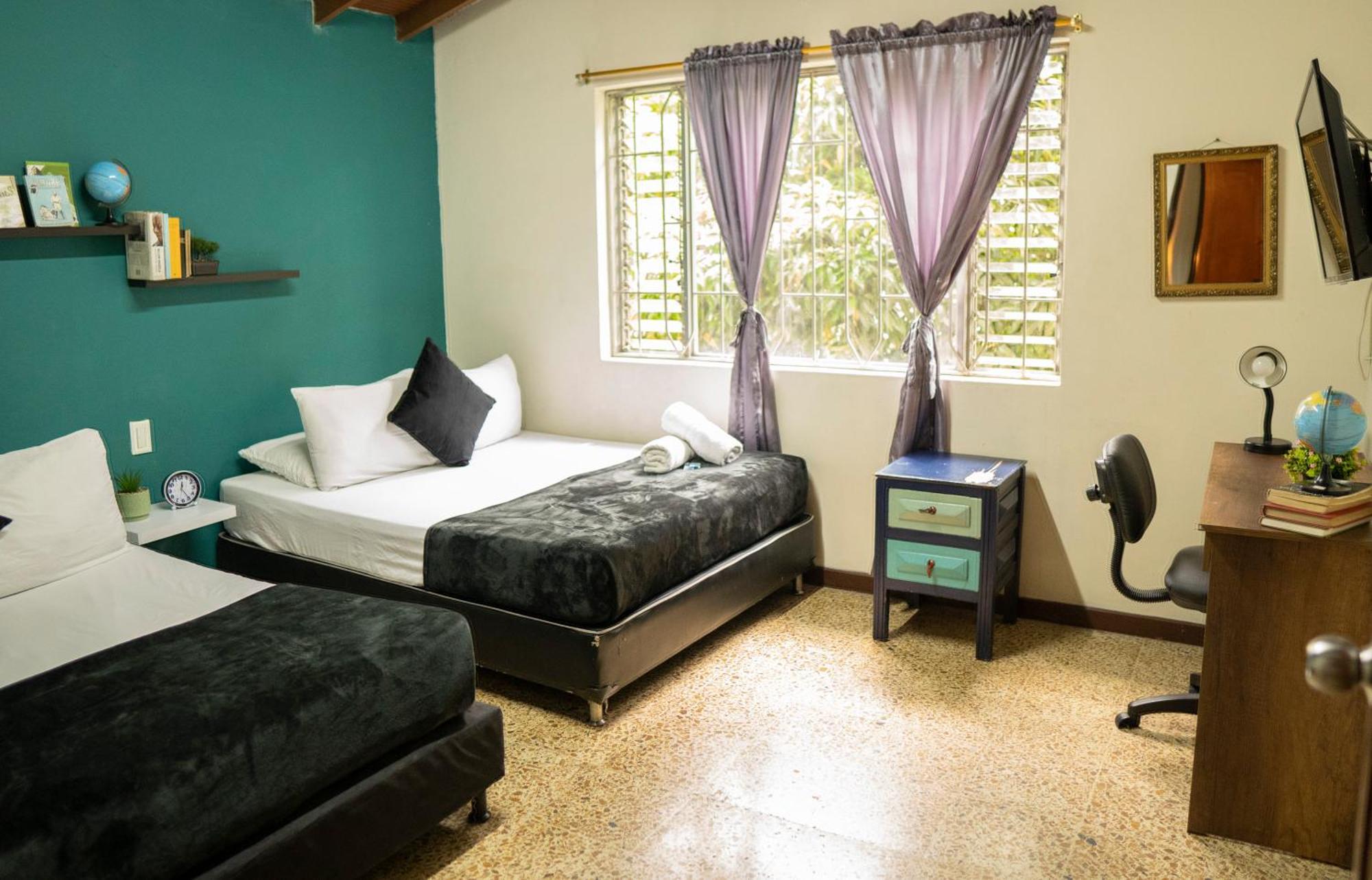 Buntes House-Casa Hotel Laureles-Estadio 麦德林 外观 照片