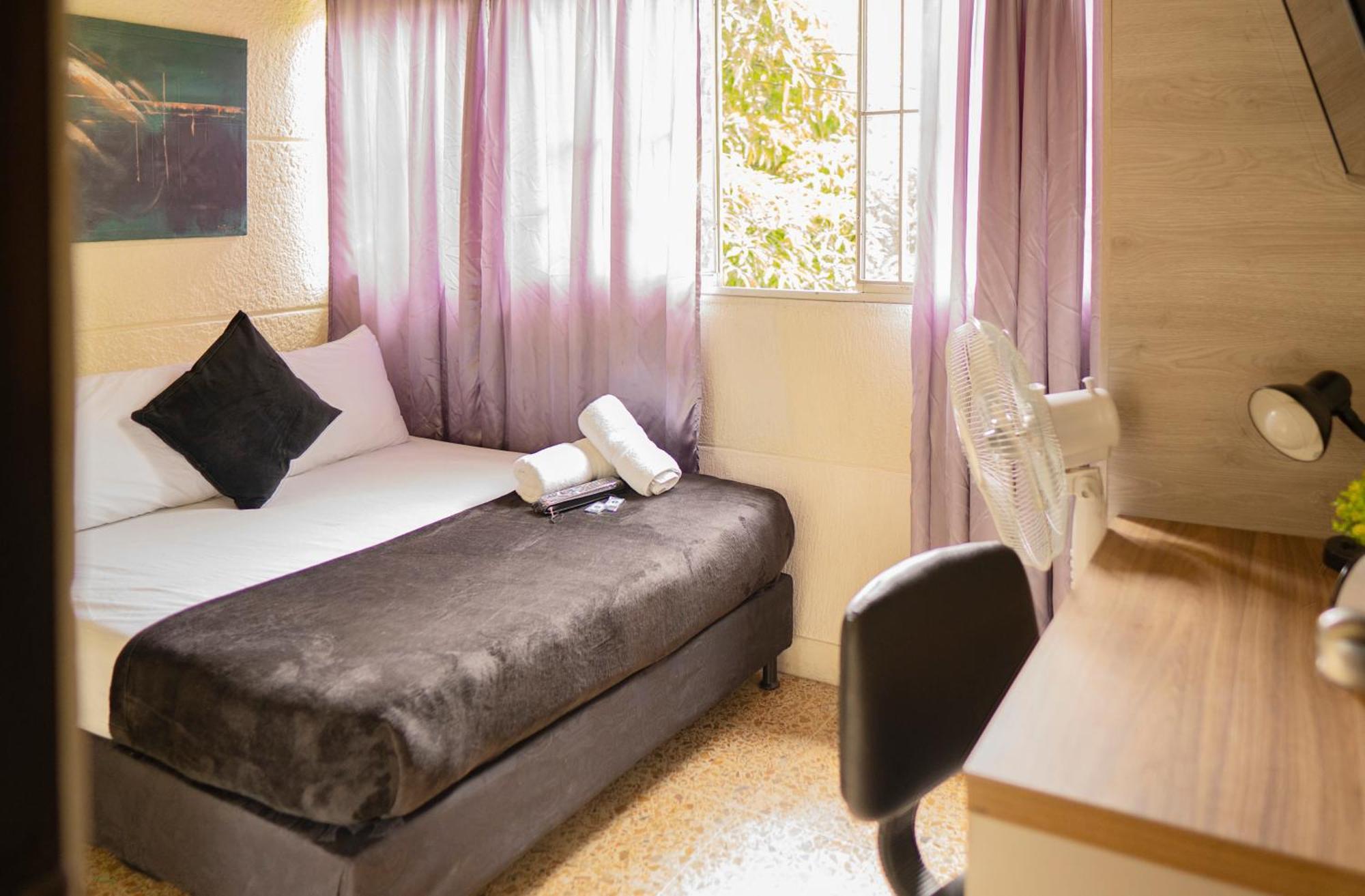 Buntes House-Casa Hotel Laureles-Estadio 麦德林 外观 照片