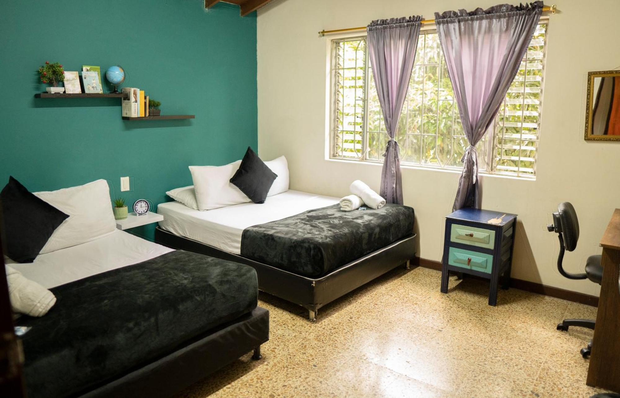 Buntes House-Casa Hotel Laureles-Estadio 麦德林 外观 照片