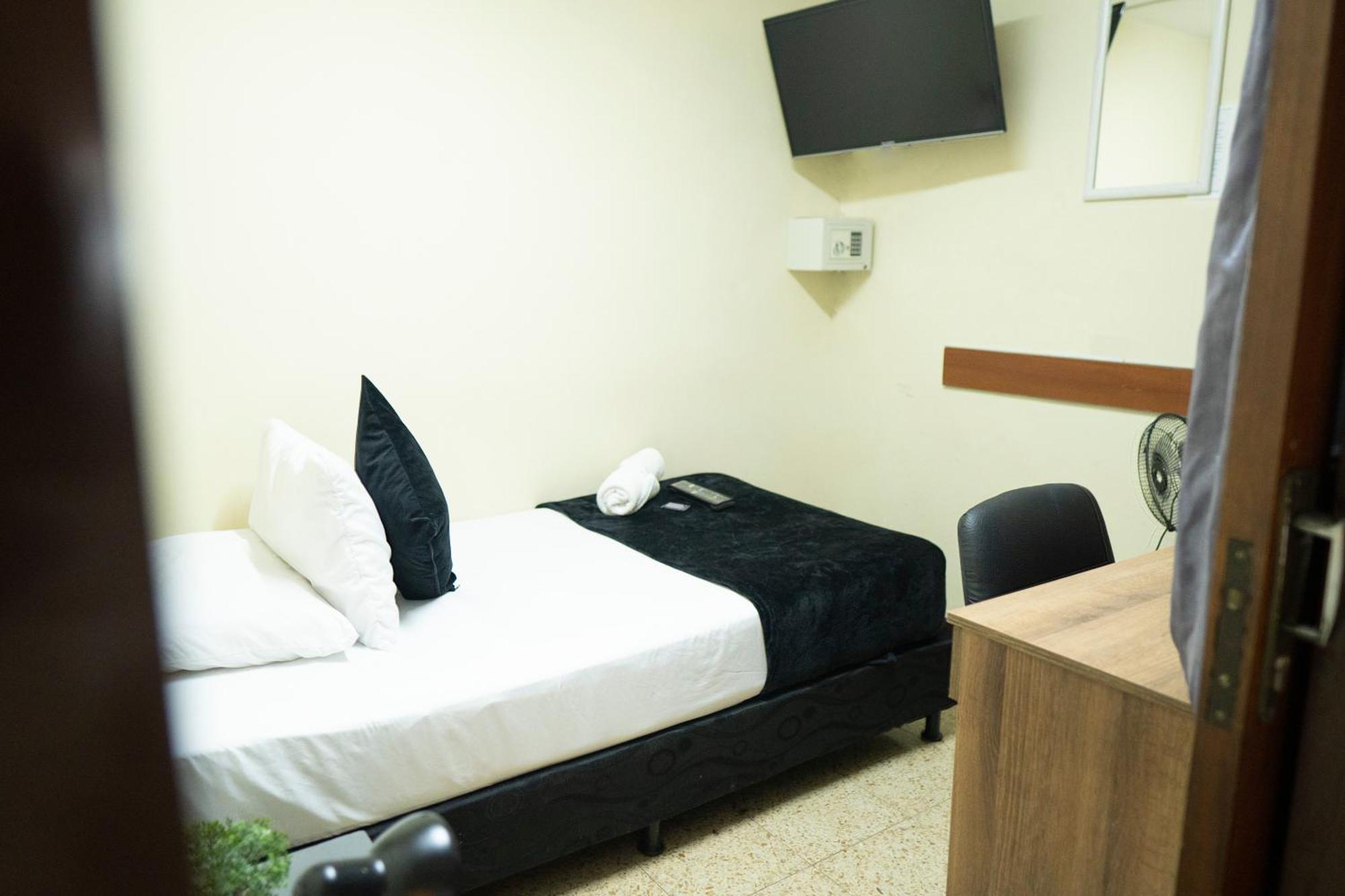 Buntes House-Casa Hotel Laureles-Estadio 麦德林 外观 照片