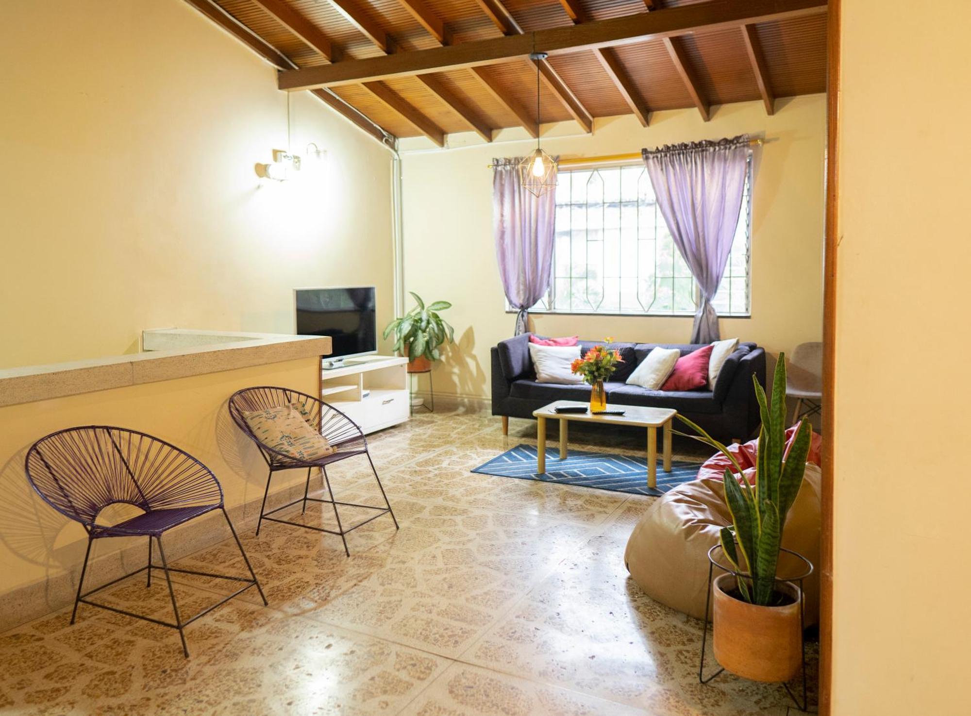 Buntes House-Casa Hotel Laureles-Estadio 麦德林 外观 照片